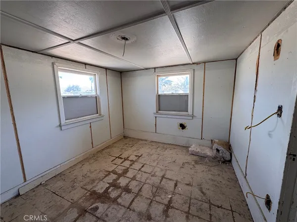 $185,000 | 35587 National Trails Highway, Daggett, CA 92327