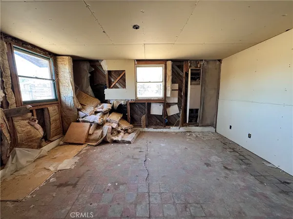 $185,000 | 35587 National Trails Highway, Daggett, CA 92327