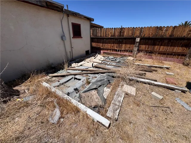 $185,000 | 35587 National Trails Highway, Daggett, CA 92327