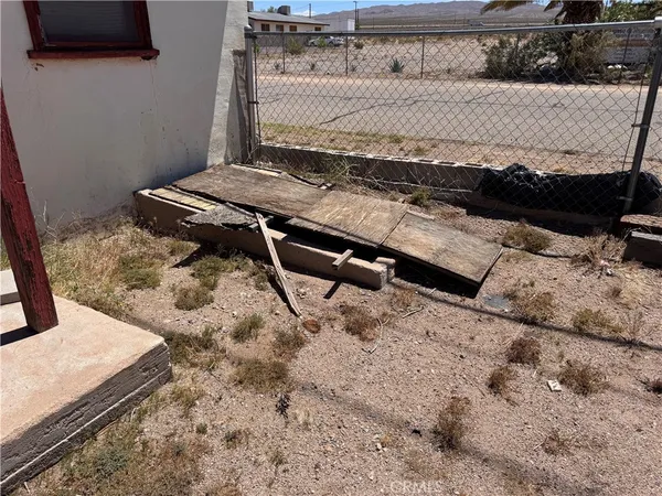 $185,000 | 35587 National Trails Highway, Daggett, CA 92327