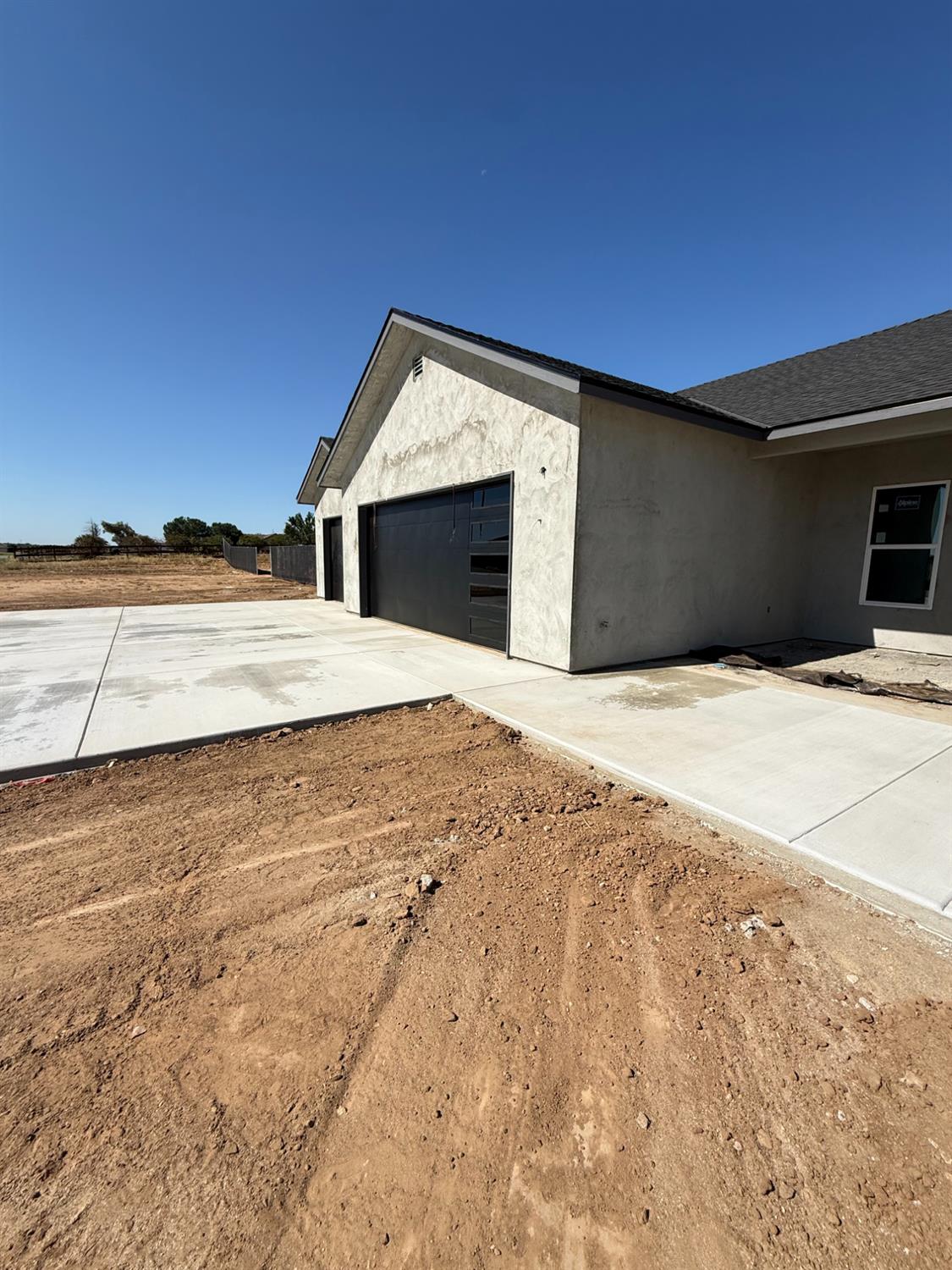21250 Del Monte Road Madera, CA 93638 - Photo 6 of 17 a view of an house with backyard
