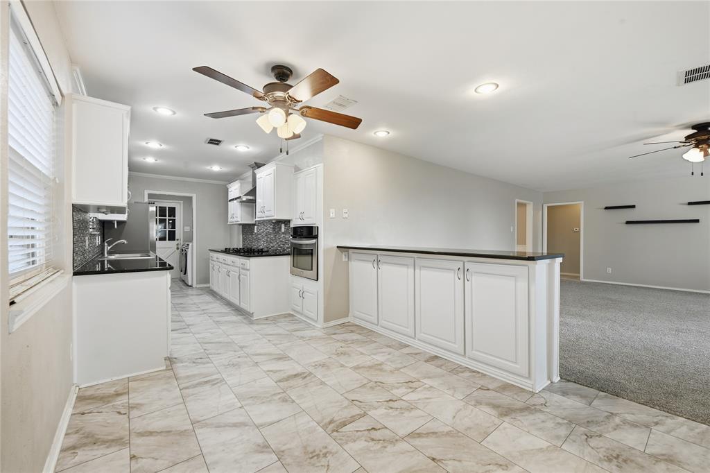 3920 Sanguinet Street Fort Worth, TX 76107 - Photo 12 of 40