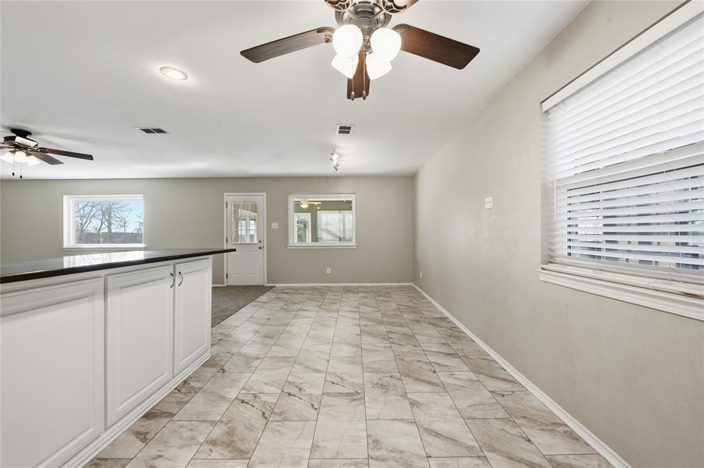 3920 Sanguinet Street Fort Worth, TX 76107 - Photo 13 of 40