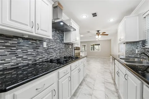 $385,000 | 3920 Sanguinet Street, Fort Worth, TX 76107