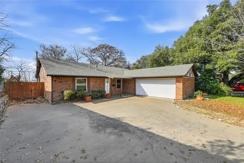 $385,000 | 3920 Sanguinet Street, Fort Worth, TX 76107