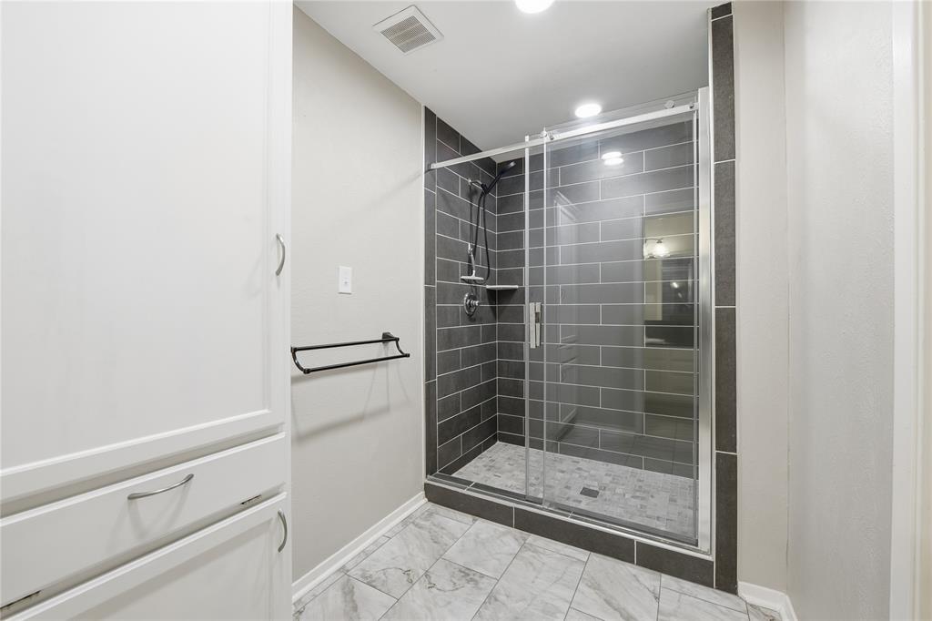 3920 Sanguinet Street Fort Worth, TX 76107 - Photo 34 of 40