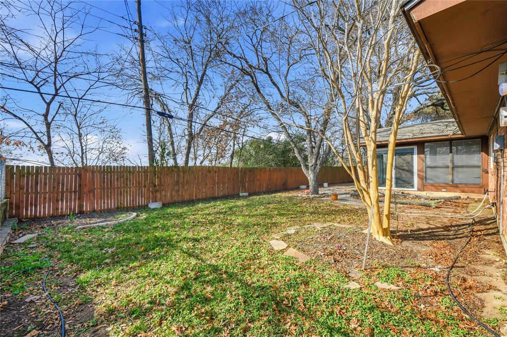 3920 Sanguinet Street Fort Worth, TX 76107 - Photo 37 of 40