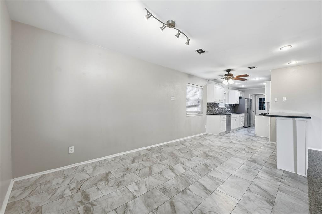 3920 Sanguinet Street Fort Worth, TX 76107 - Photo 8 of 40