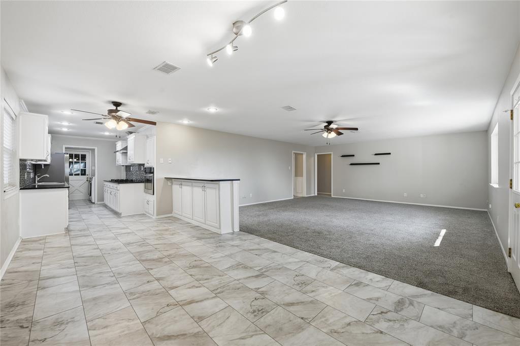 3920 Sanguinet Street Fort Worth, TX 76107 - Photo 9 of 40