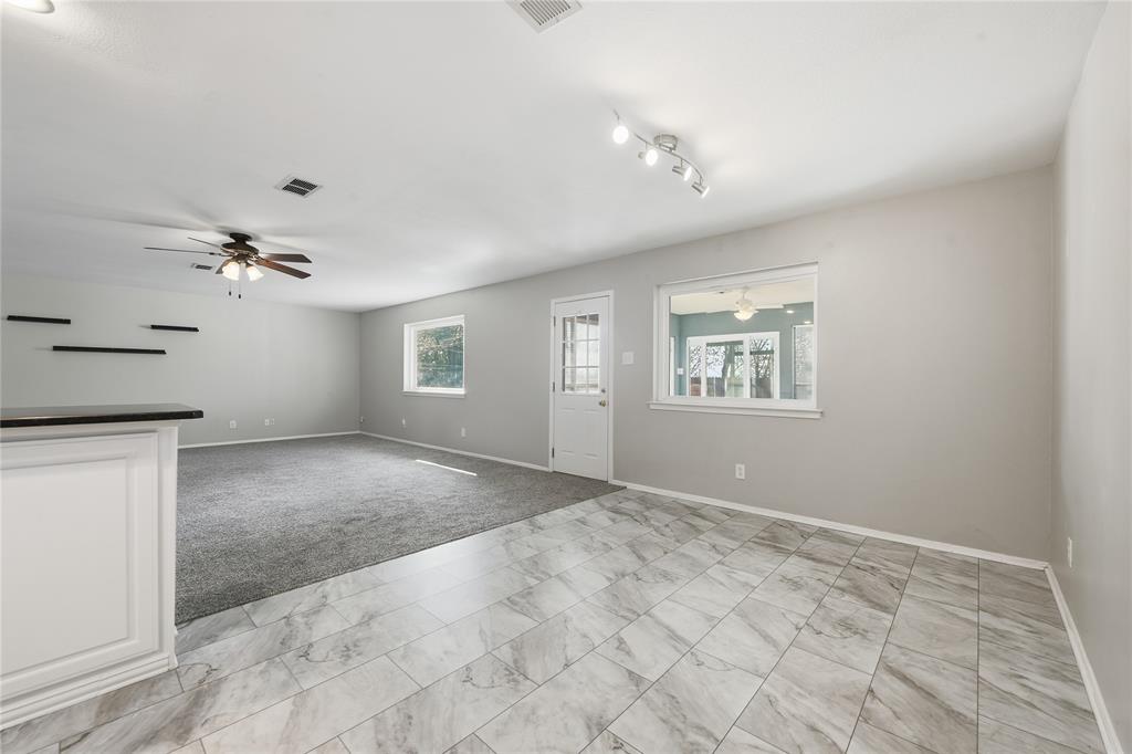 3920 Sanguinet Street Fort Worth, TX 76107 - Photo 10 of 40