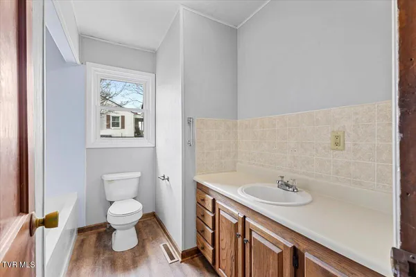 $199,900 | 592 Emmett Road, Bristol, TN 37620