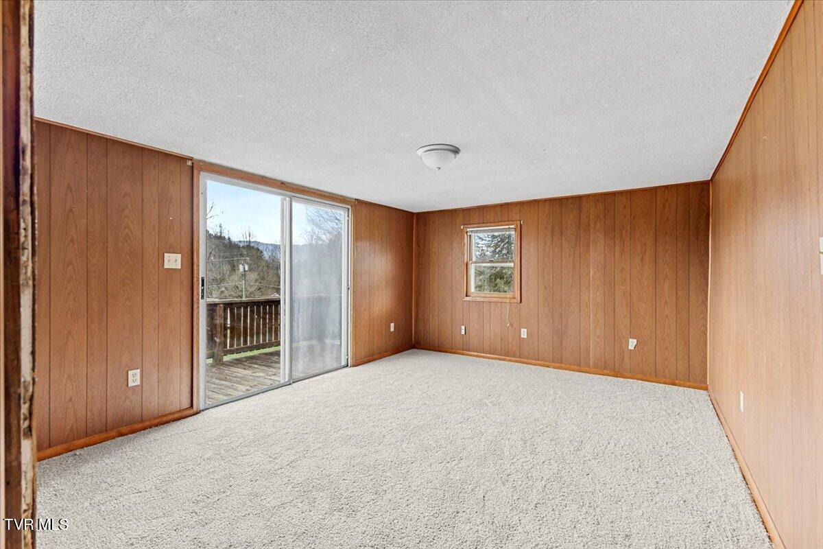 592 Emmett Road Bristol, TN 37620 - Photo 25 of 33 19-128A7889