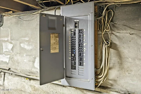 $199,900 | 592 Emmett Road, Bristol, TN 37620