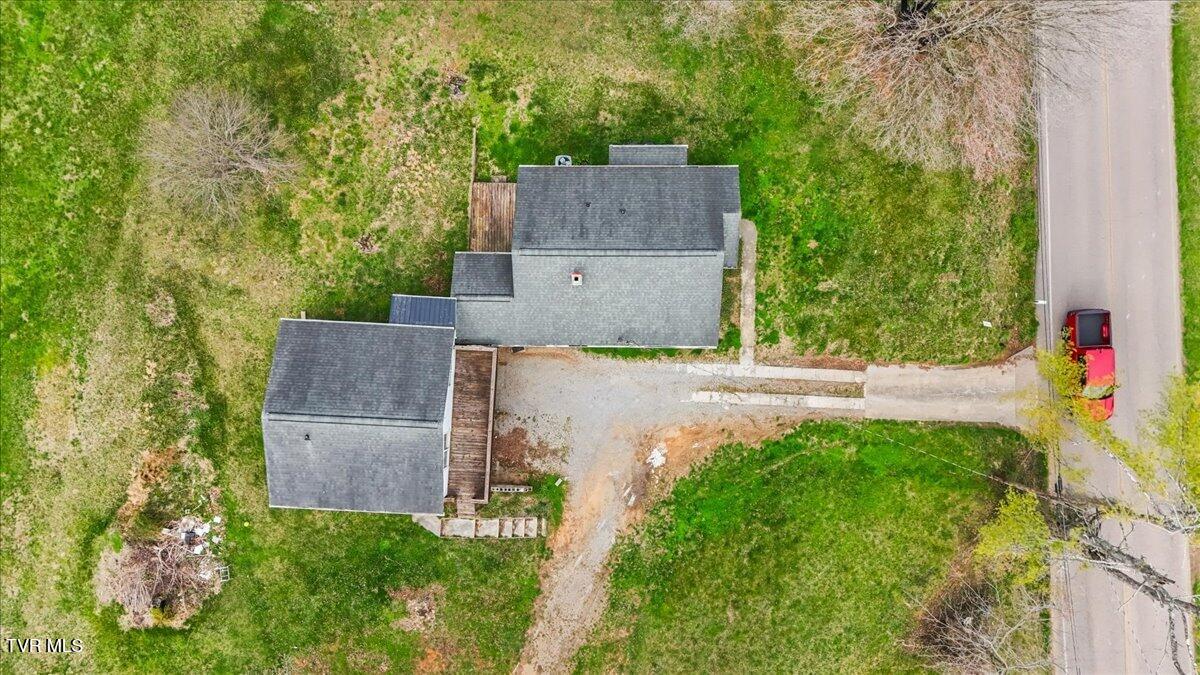 592 Emmett Road Bristol, TN 37620 - Photo 7 of 33 32-DJI_20260315160813_0120_D