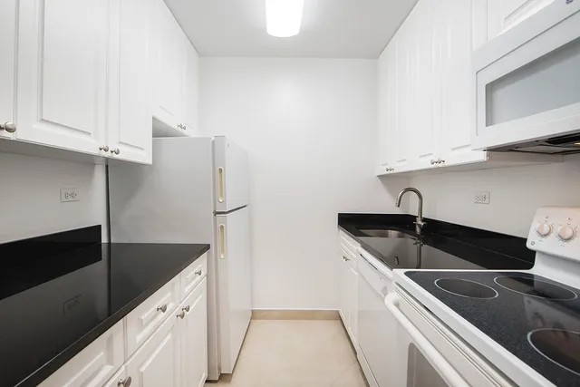 $4,350 | 211 West 56th Street, Unit K05 | Theater District