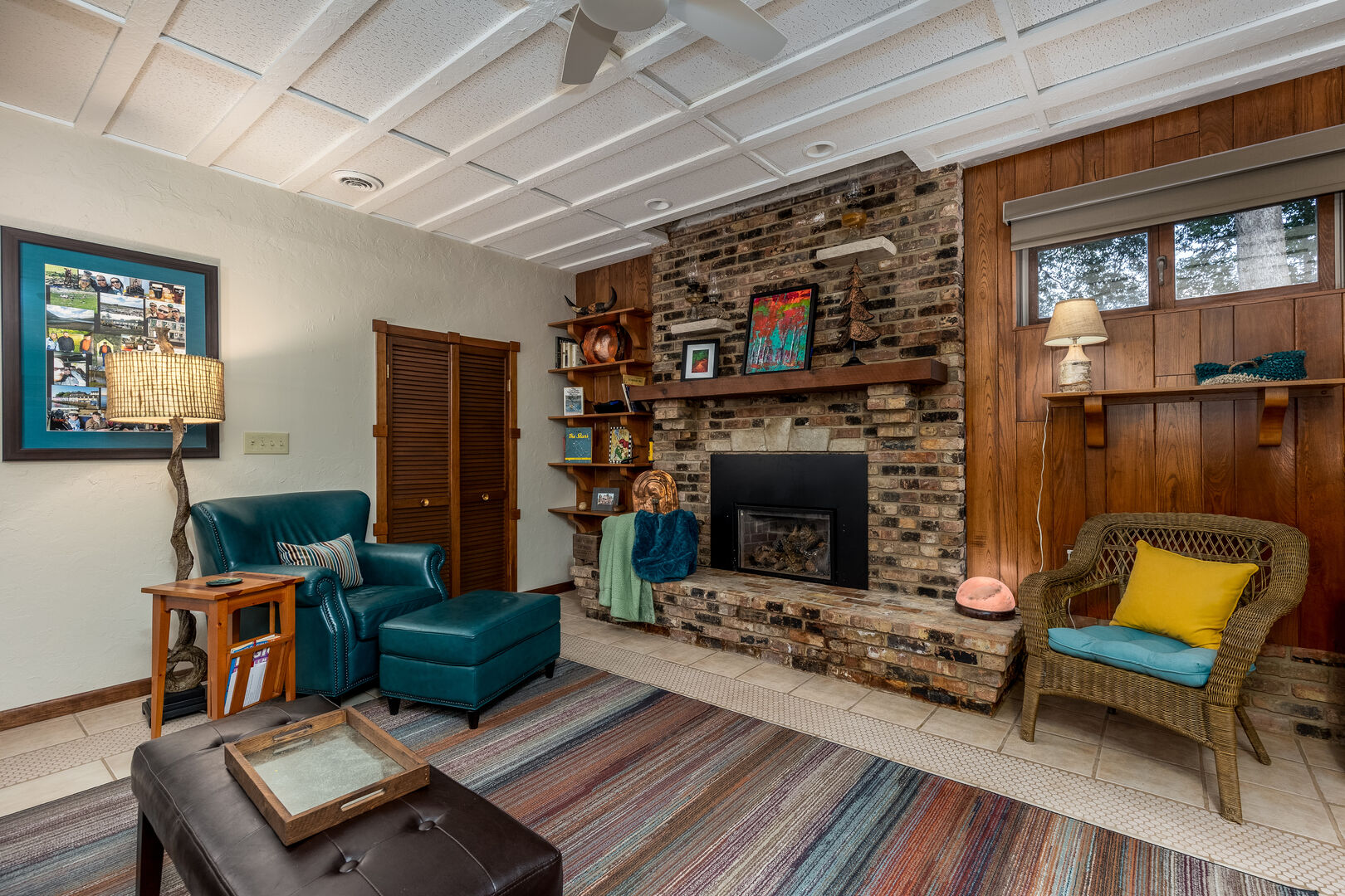 4010 East 1950th Road Sheridan, IL 60551 - Photo 20 of 42 a living room with furniture and a fireplace