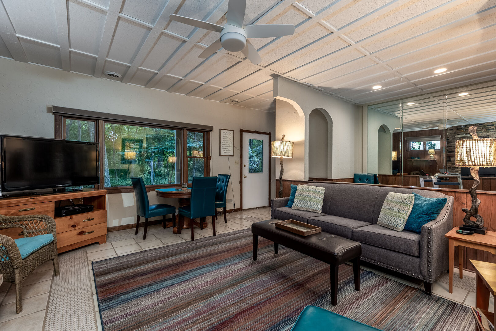 4010 East 1950th Road Sheridan, IL 60551 - Photo 21 of 42 a living room with furniture and a flat screen tv