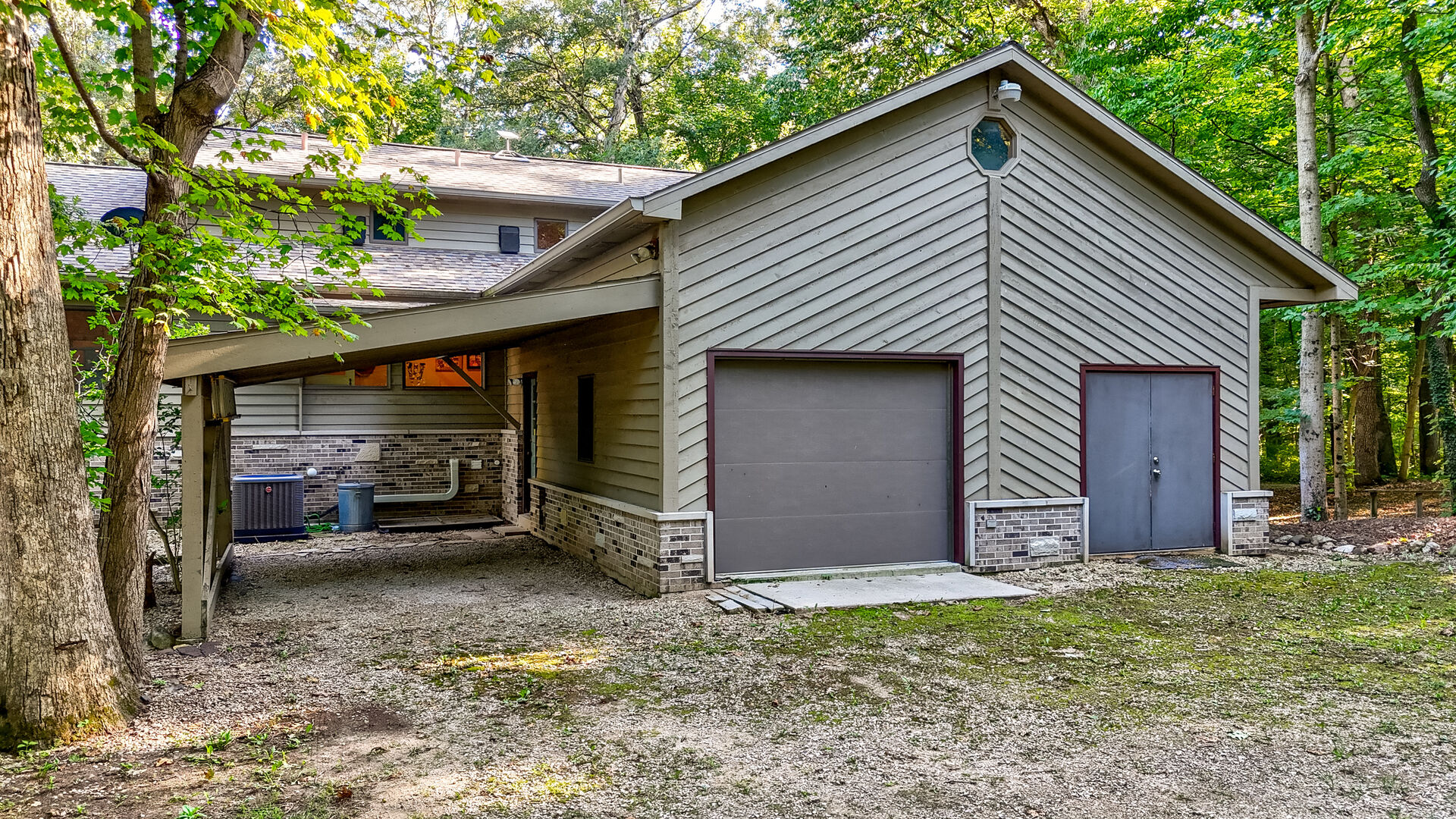 4010 East 1950th Road Sheridan, IL 60551 - Photo 34 of 42 a front view of a house with a yard
