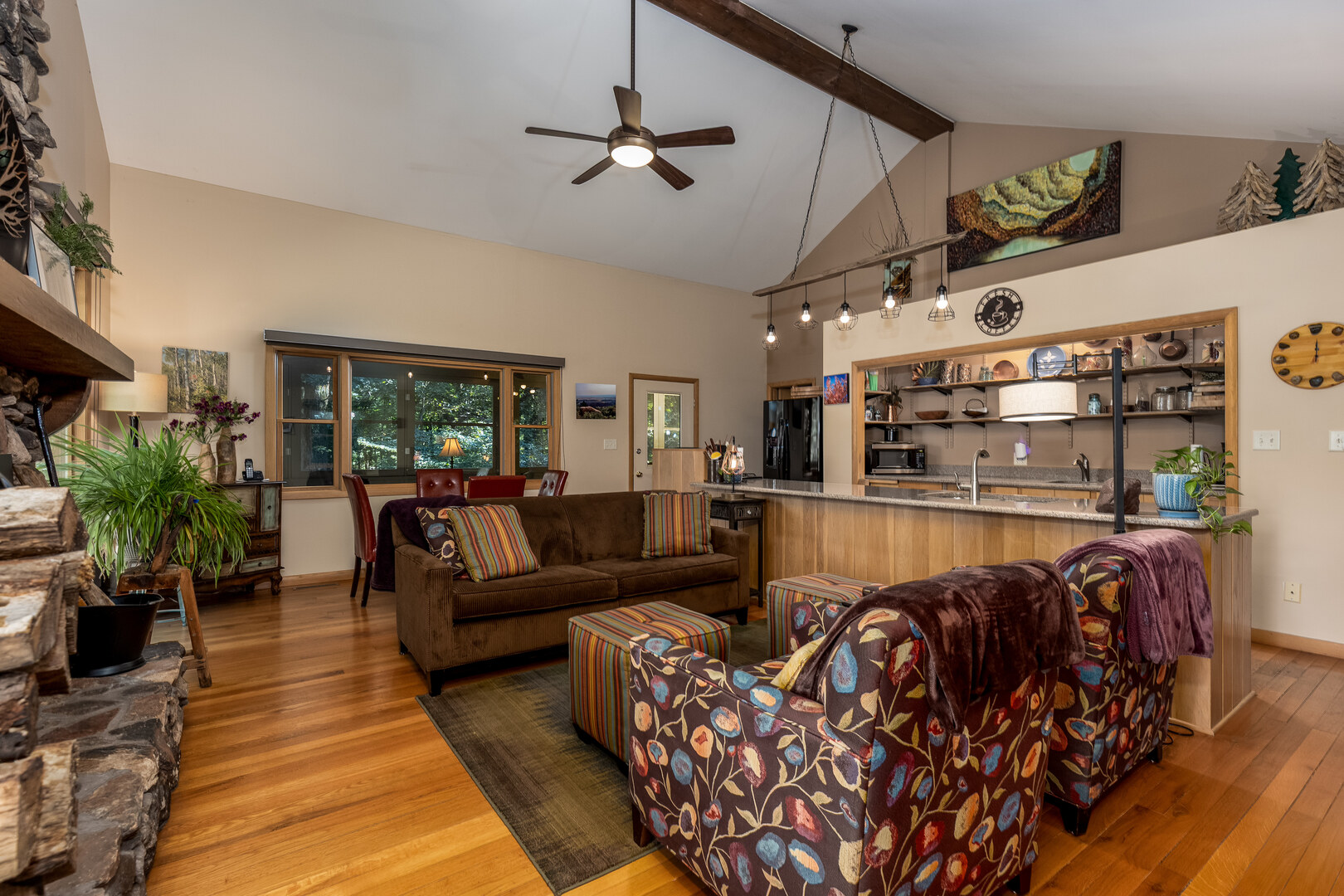 4010 East 1950th Road Sheridan, IL 60551 - Photo 5 of 42 a living room with furniture
