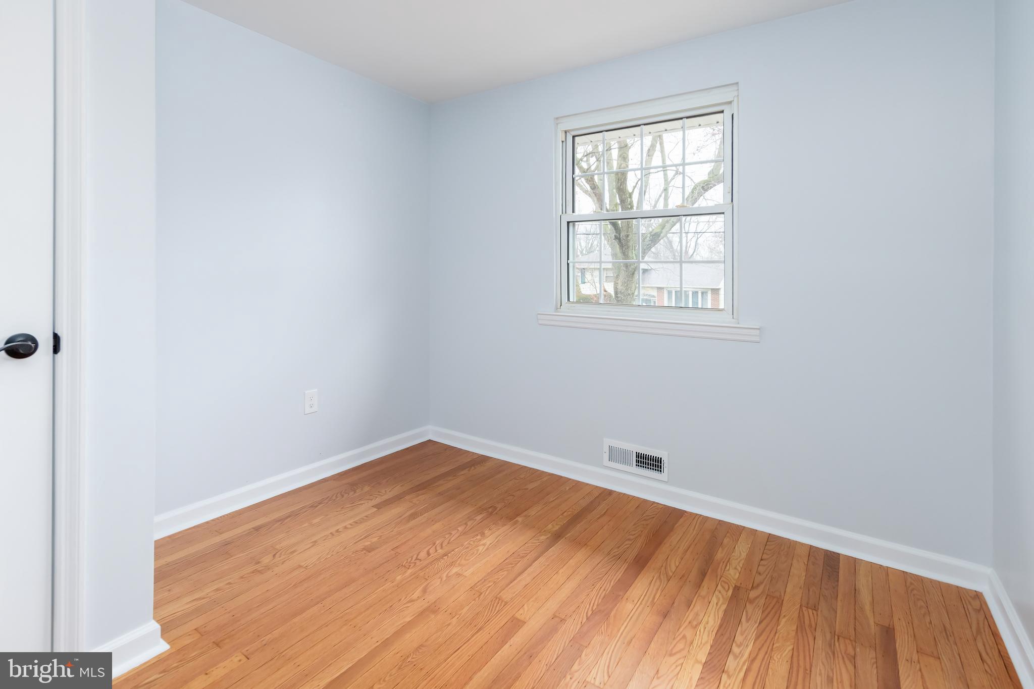 28 Buttonwood Road Stratford, NJ 08084 - Photo 9 of 13