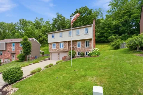 $485,000 | 18 Kohleen Drive, McKees Rocks, PA 15136