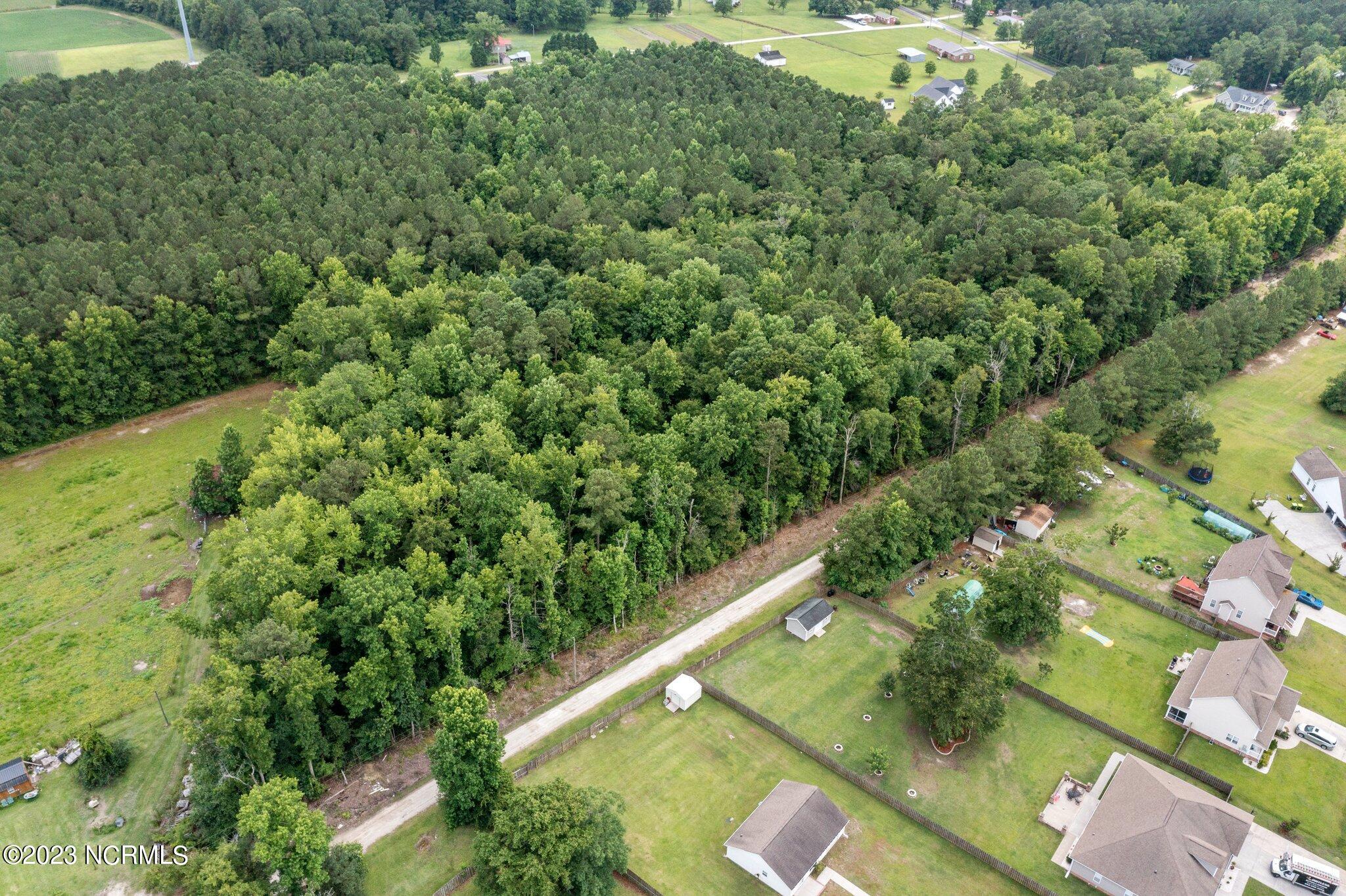218 Thomas Loop Road Jacksonville, NC 28540 - Photo 12 of 20 12-web-or-mls-12