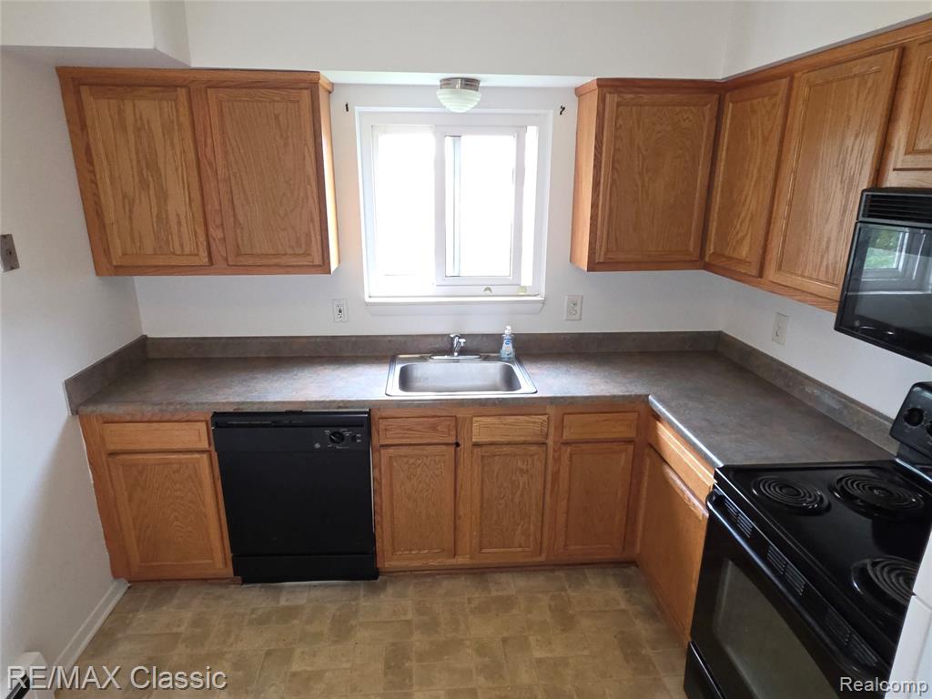 1101 Tienken Court, Unit 206 Rochester Hills, MI 48306 - Photo 4 of 24