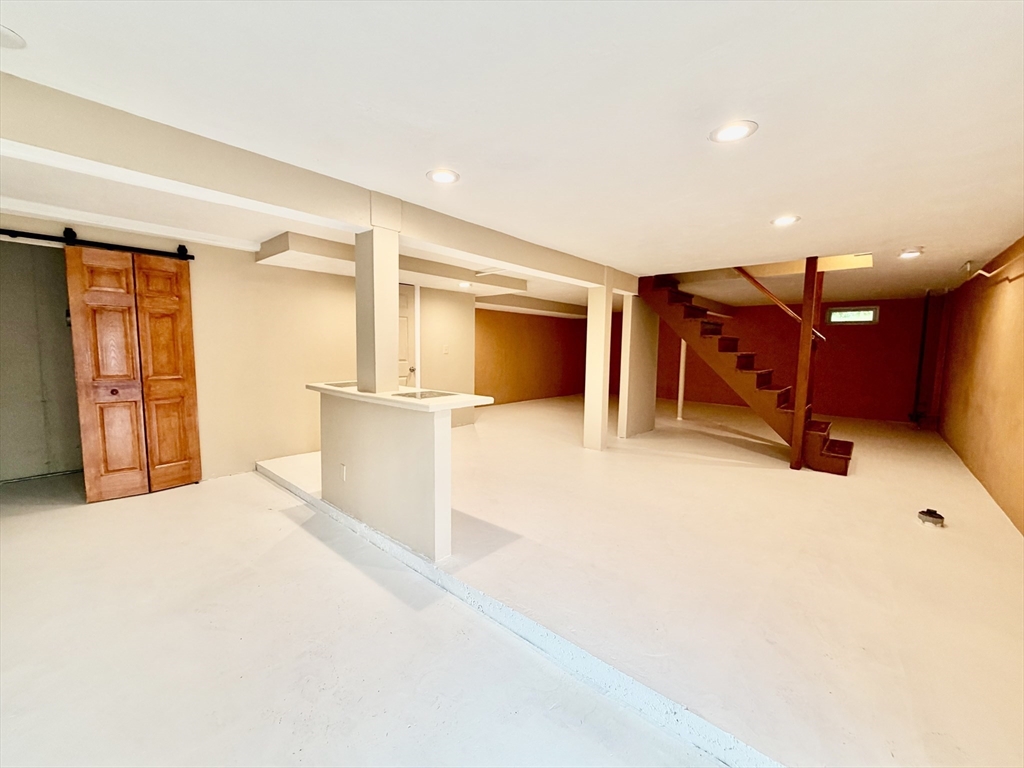 45 Dillon Street Worcester, MA 01604 - Photo 26 of 33