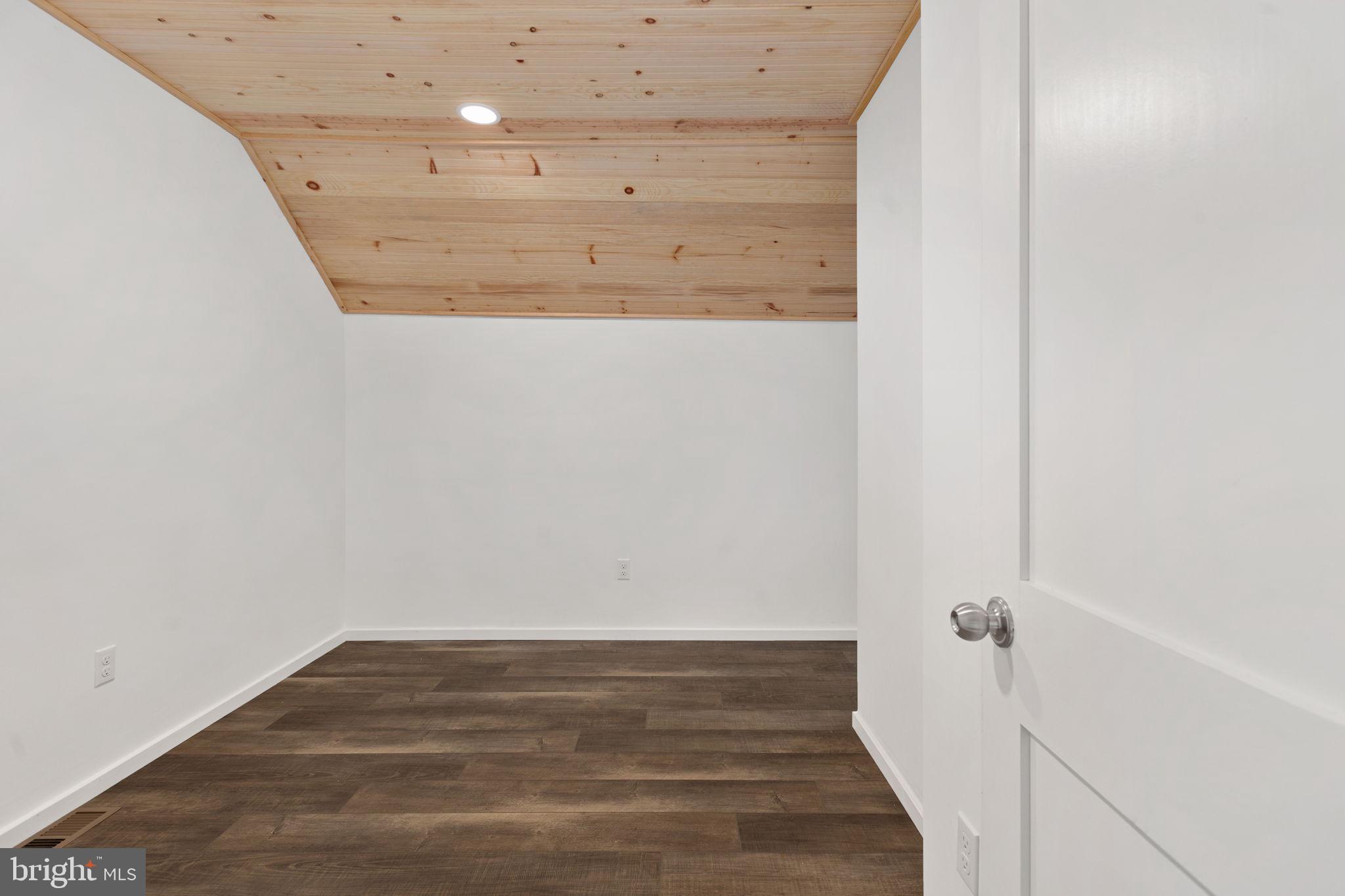 871 Chapman Road Stanardsville, VA 22973 - Photo 20 of 32 UPPER LEVEL BEDROOM 2