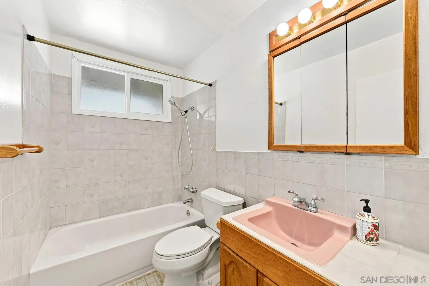12509 Taunt Road Poway, CA 92064 - Photo 15 of 28 Gallery Image 15