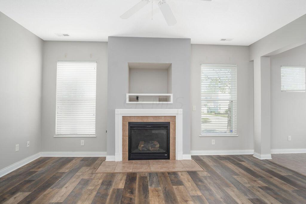 6051 Hayden Farms Road Dublin, OH 43016 - Photo 5 of 34 Living Room