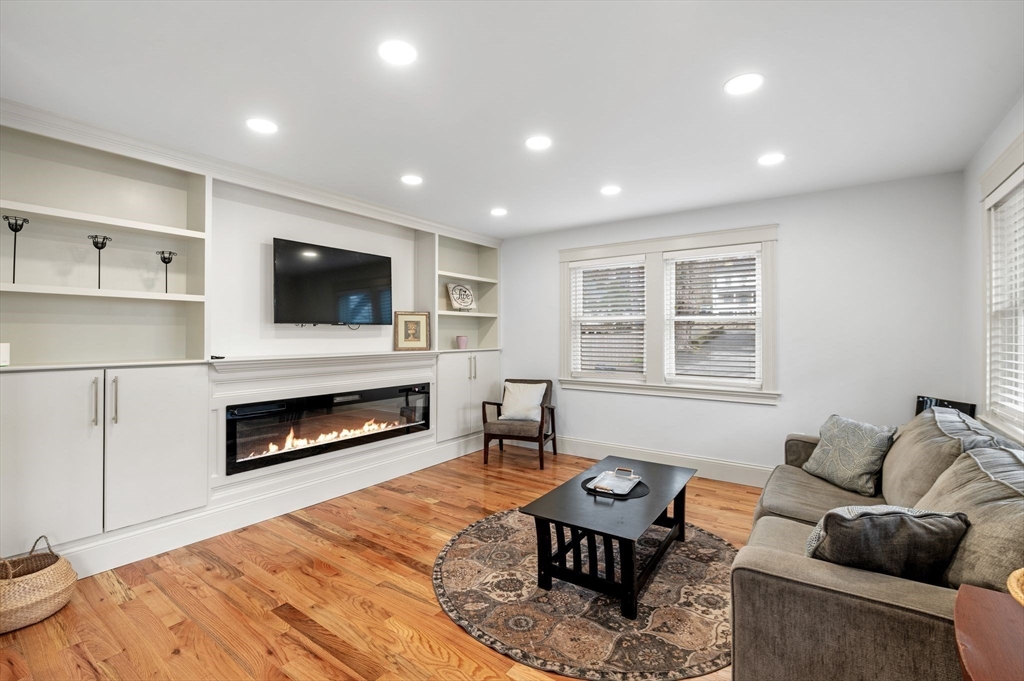 6 R Neptune Place, Unit 1 Gloucester, MA 01930 - Photo 4 of 41
