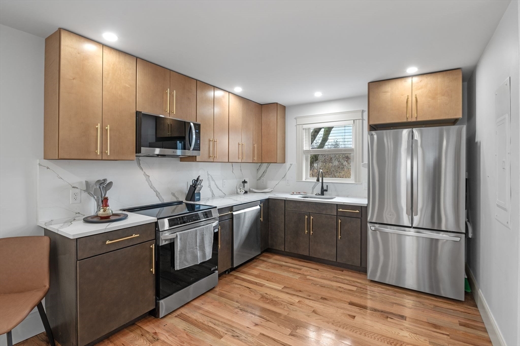 6 R Neptune Place, Unit 1 Gloucester, MA 01930 - Photo 8 of 41