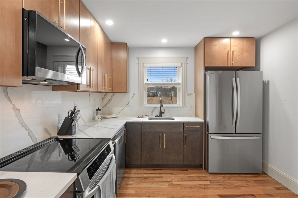 6 R Neptune Place, Unit 1 Gloucester, MA 01930 - Photo 9 of 41