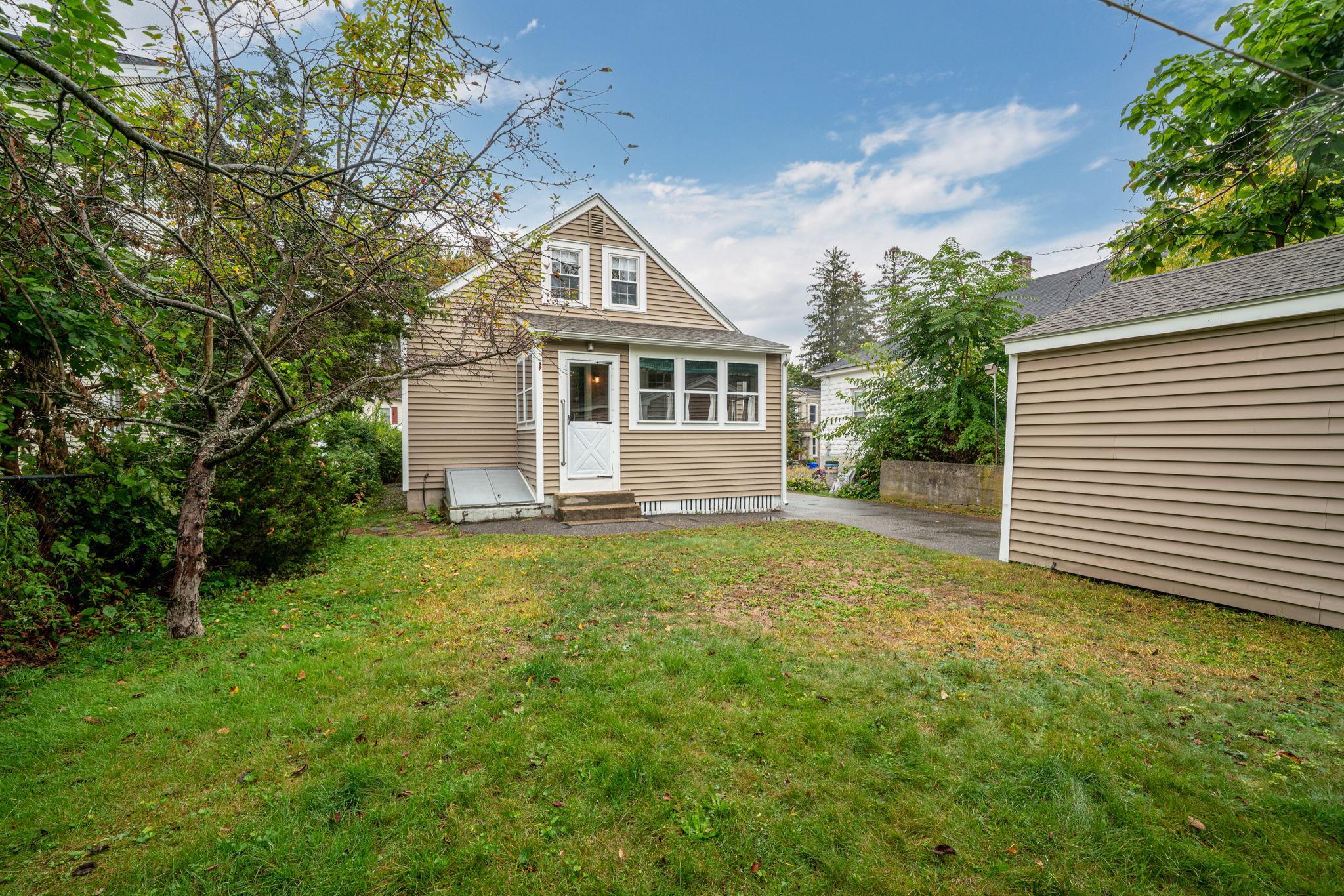 23 Rosedale Avenue Manchester, NH 03103 - Photo 8 of 42