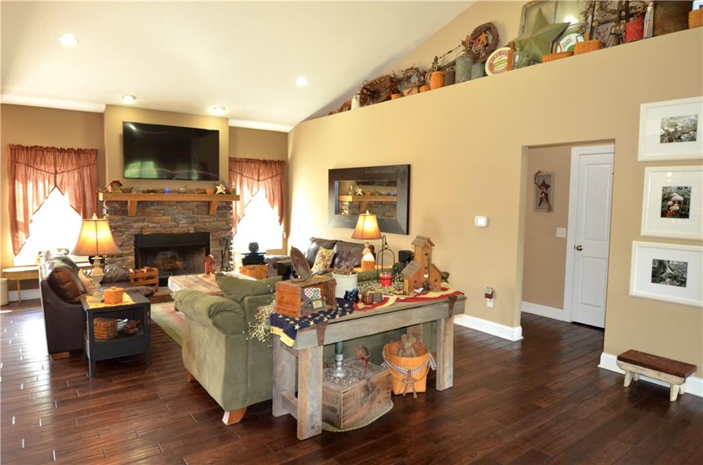 206 Pflug Road New Brighton, PA 15066 - Photo 3 of 25