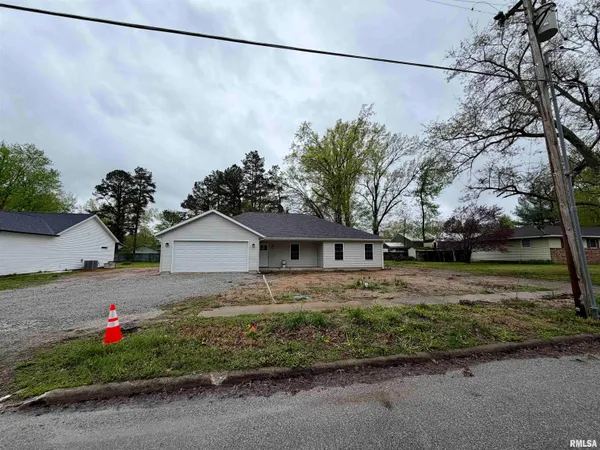 $289,000 | 635 Anderson Street, Carterville, IL 62918