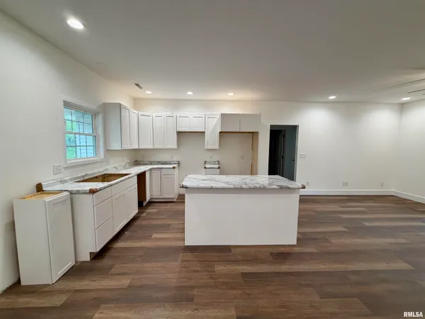 $289,000 | 635 Anderson Street, Carterville, IL 62918