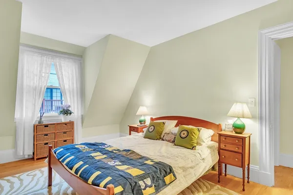 $2,750,000 | 86 Avon Hill Street, Cambridge, MA 02140