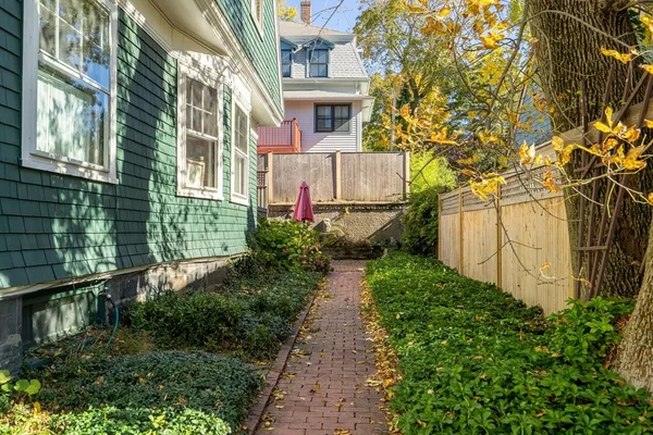 $2,750,000 | 86 Avon Hill Street, Cambridge, MA 02140