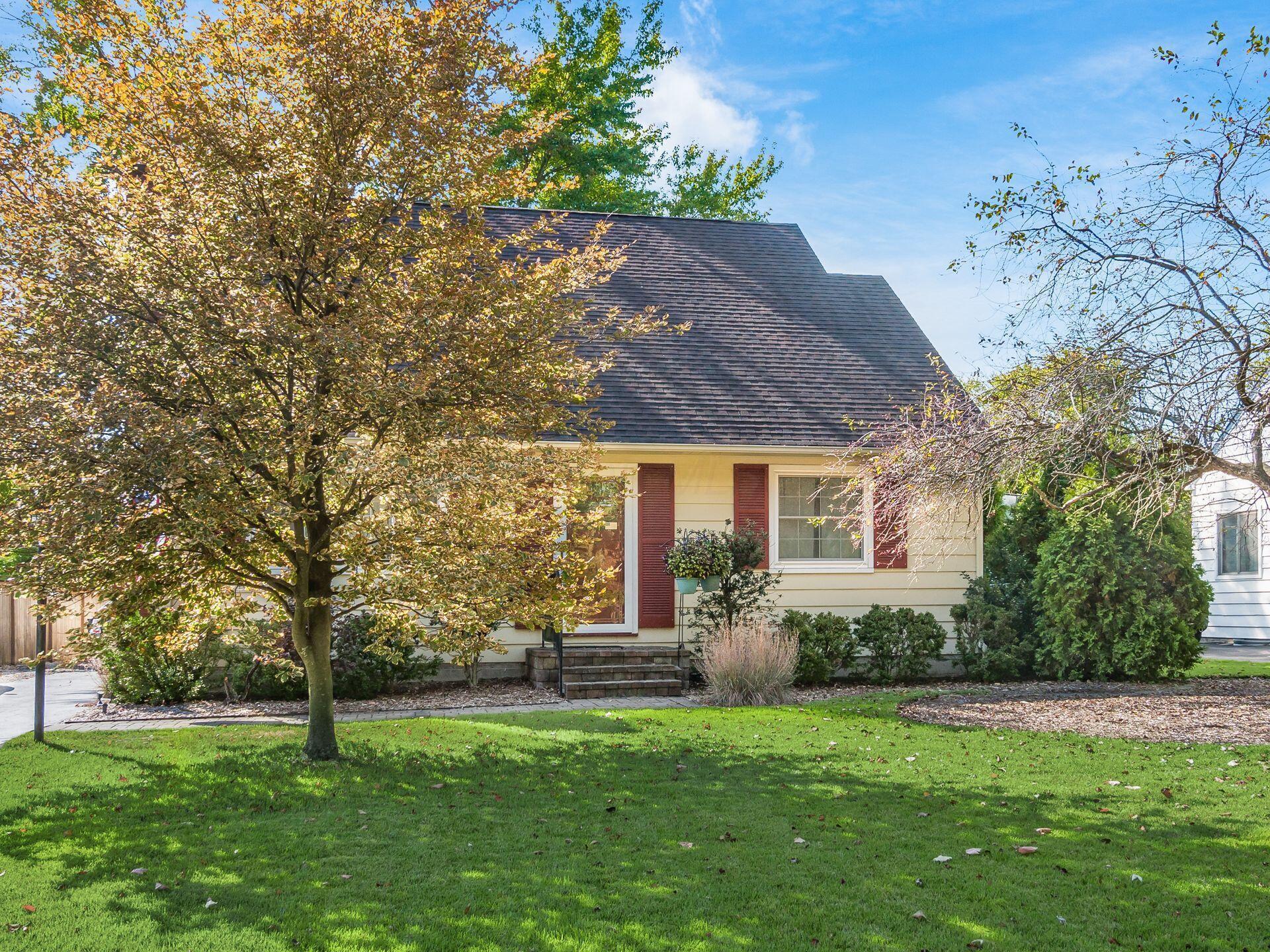 1915 Zollinger Road Columbus, OH 43221 - Photo 4 of 57 001_e7b6_N 1915 Zollinger 135