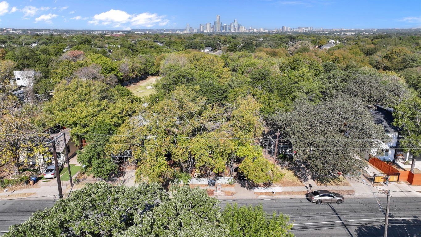 800 Vargas Road Austin, TX 78741 - Photo 5 of 19 a view of a city