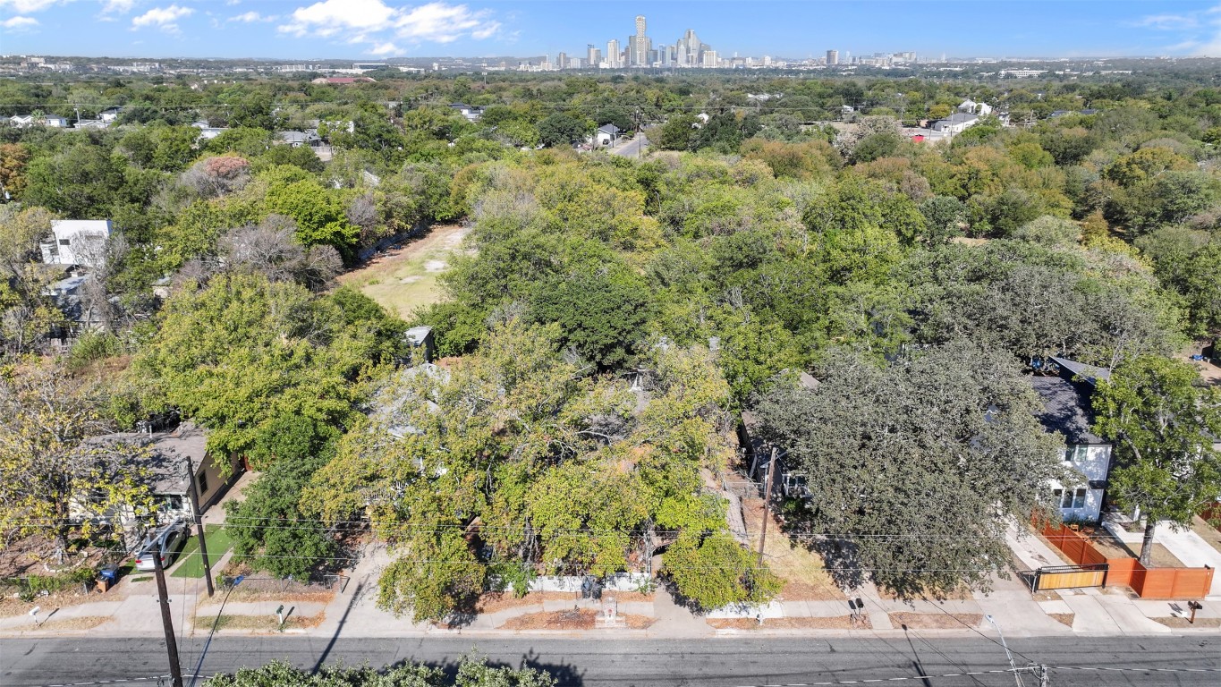 800 Vargas Road Austin, TX 78741 - Photo 6 of 19 a view of a city with lush green forest