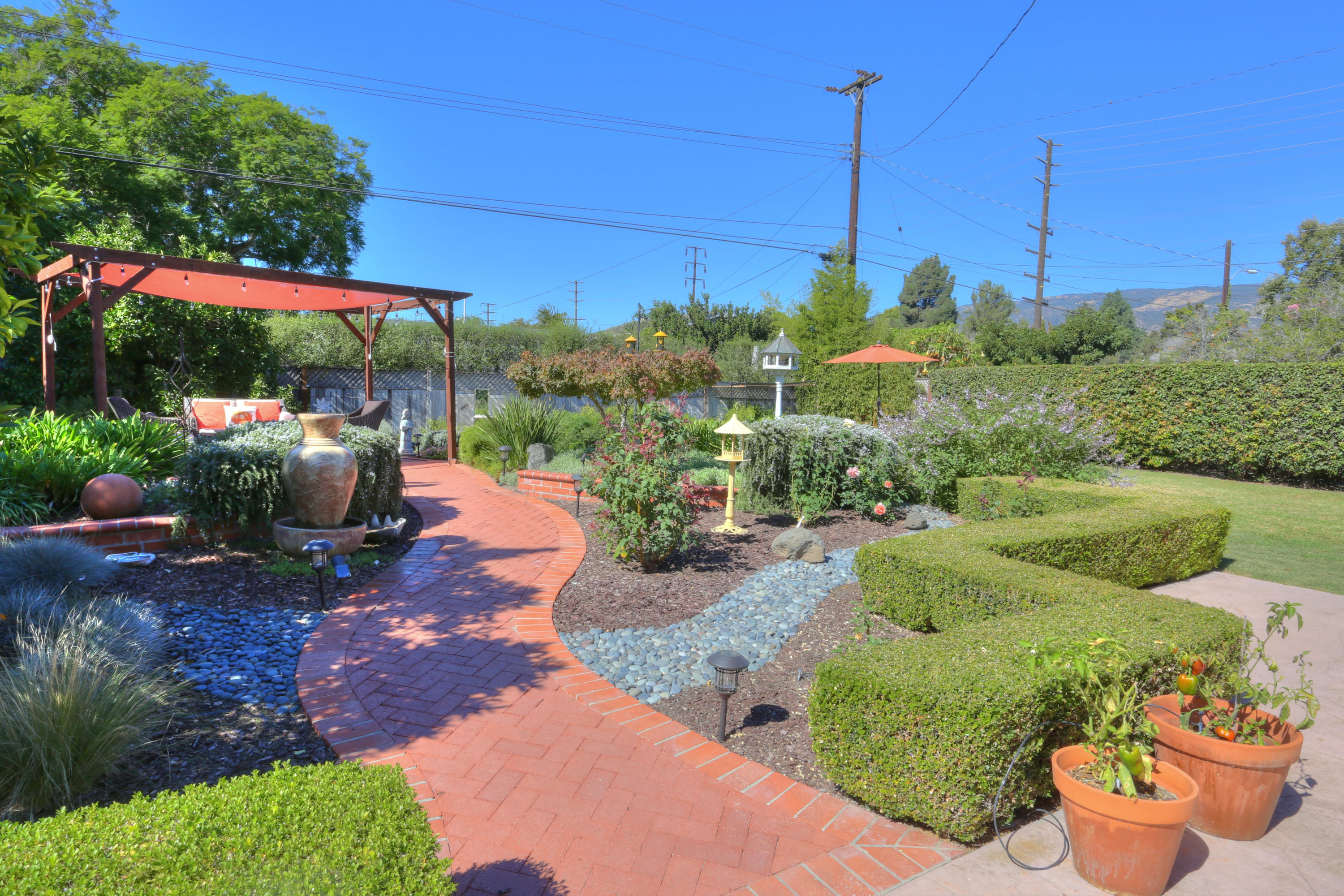 577 Arundel Road Goleta, CA 93117 - Photo 15 of 23 2W7A0529_30_31_tonemapped