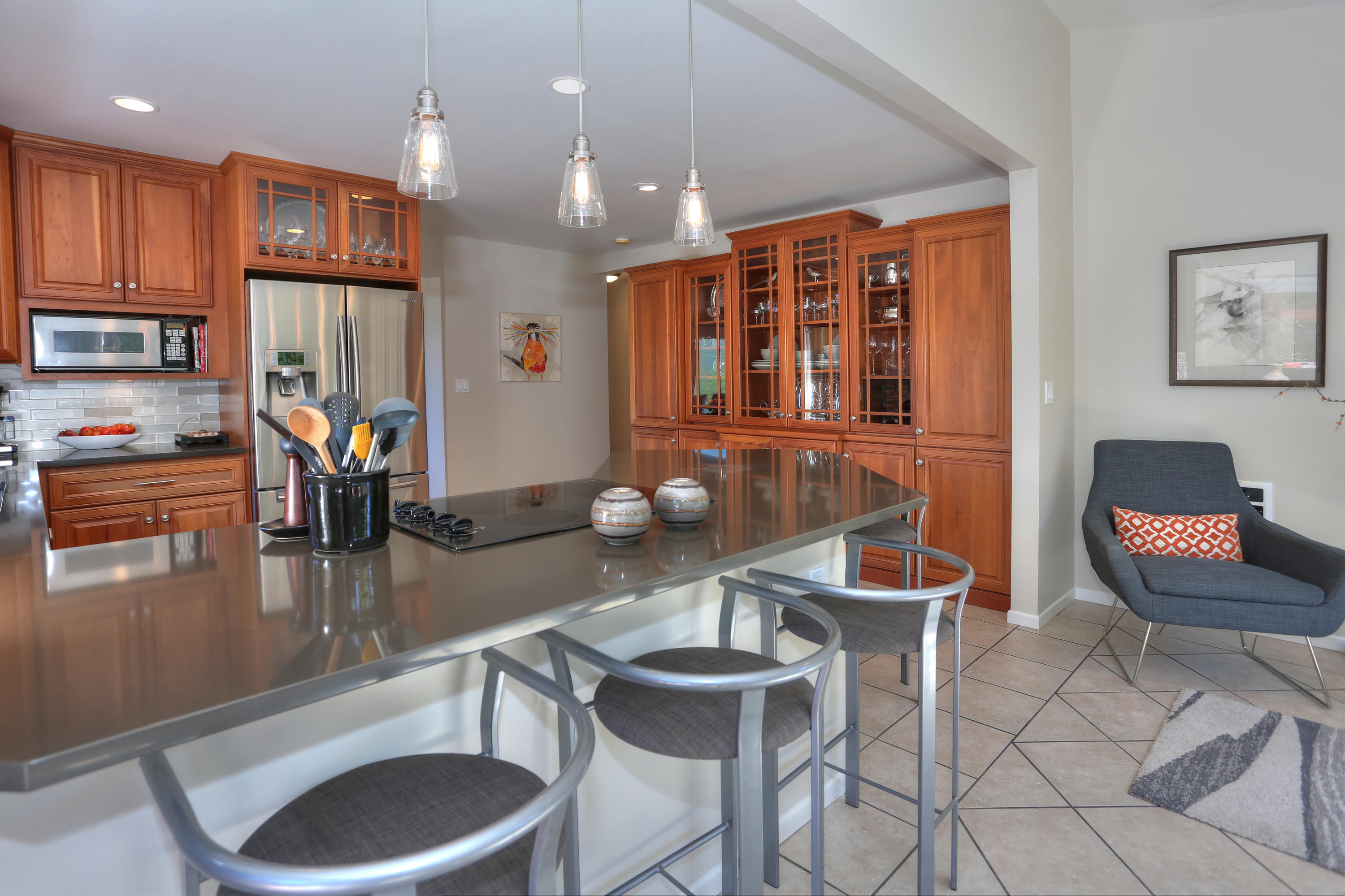 577 Arundel Road Goleta, CA 93117 - Photo 4 of 23 2W7A0427_8_9_tonemapped