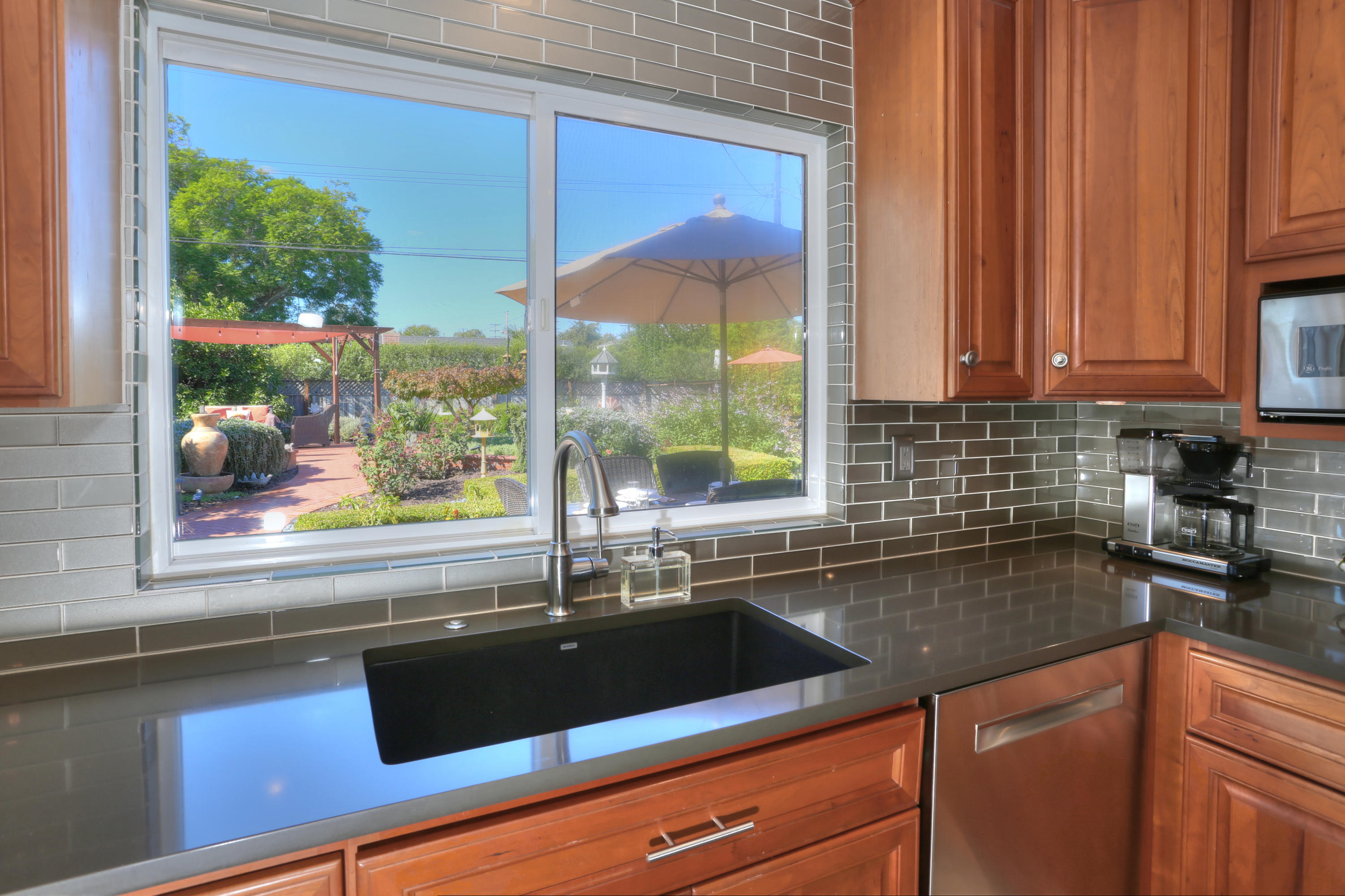 577 Arundel Road Goleta, CA 93117 - Photo 7 of 23 2W7A0434_5_6_tonemapped