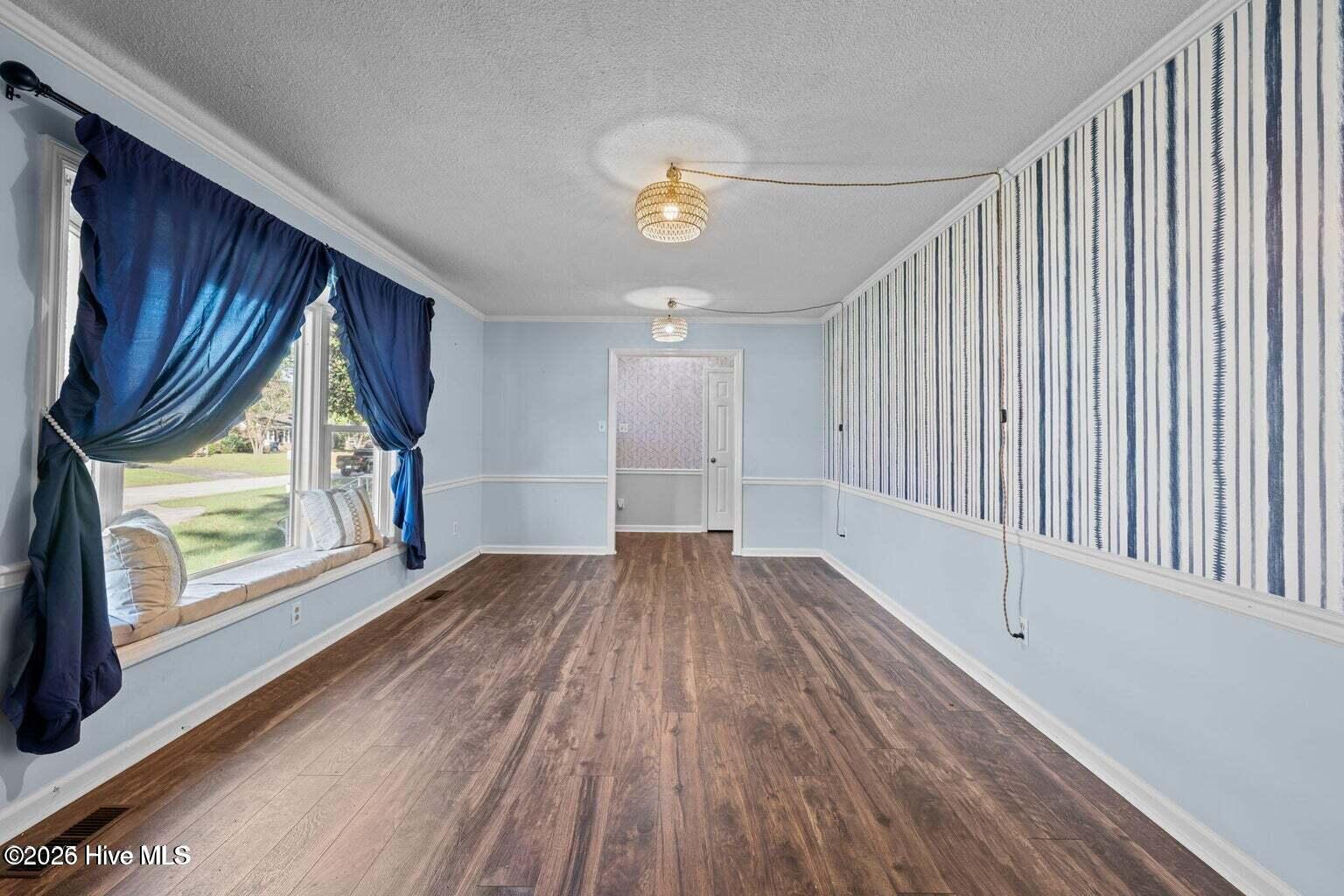 200 Stratford Road Havelock, NC 28532 - Photo 6 of 12 Living Room