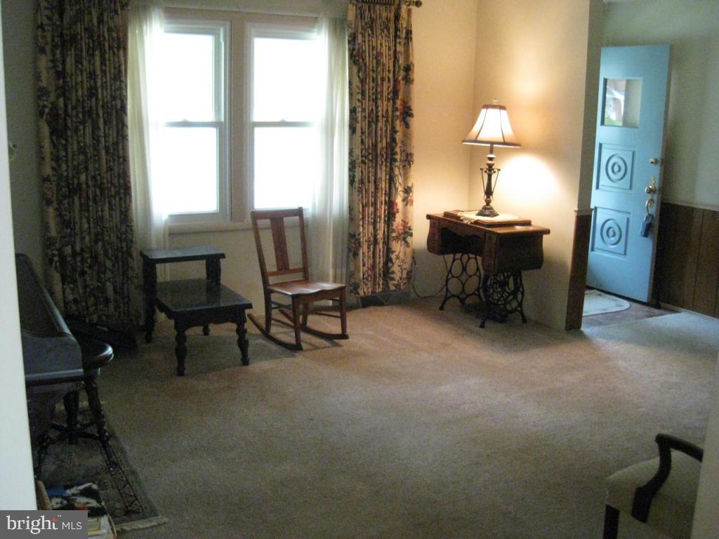 330 Gochnauer Avenue Lititz, PA 17543 - Photo 3 of 18