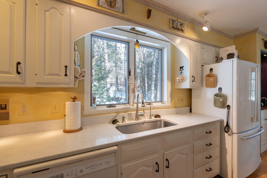 469 Sylvester Road Northampton, MA 01062 - Photo 15 of 42