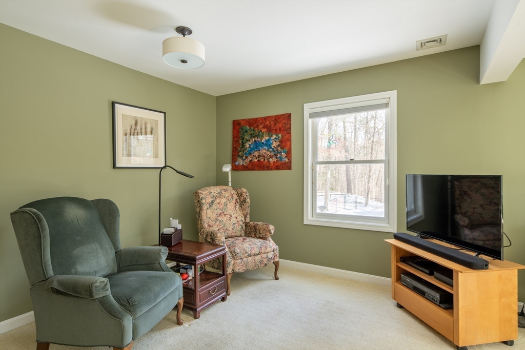 469 Sylvester Road Northampton, MA 01062 - Photo 26 of 42